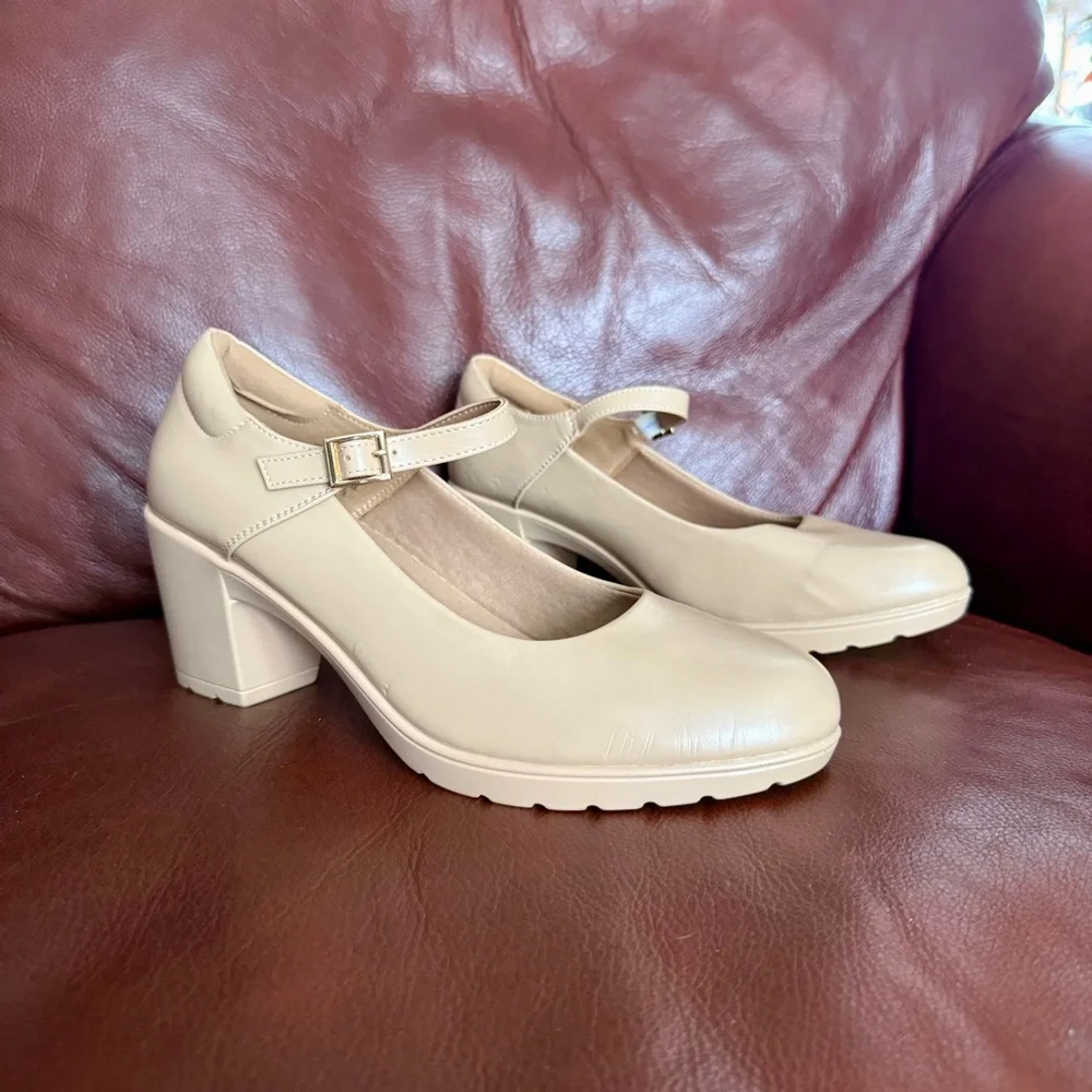 Elegant Cream Dream Pairs Mary Jane Heels Work Office Management Shoes